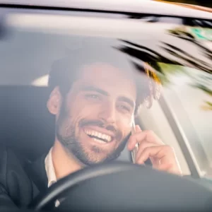chauffeur-vtc-aix-les-bains-au-telephone-contact