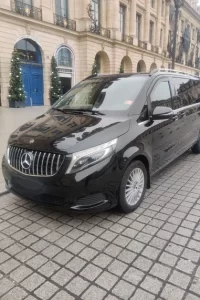 chauffeur-VTC-disponible-a-Roissy-CDG-pour-navette-Paris