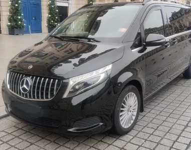 chauffeur-VTC-disponible-a-Roissy-CDG-pour-navette-Paris